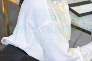 不想说太多，Kang Inkyung的嘴在高清图片里恰到好处，我好像被人拉进了某种状态。